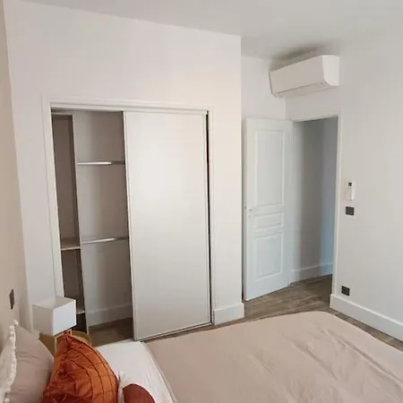 Le Victor  Apartment